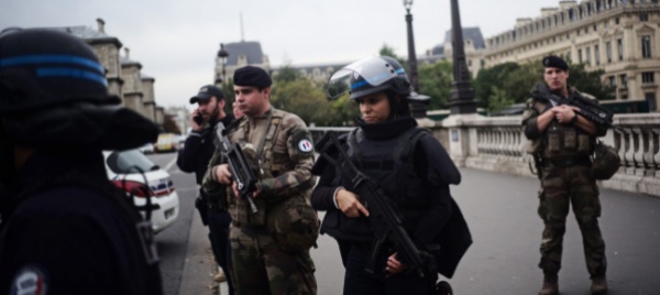 si-era-convertito-all-islam-l-accoltellatore-di-parigi