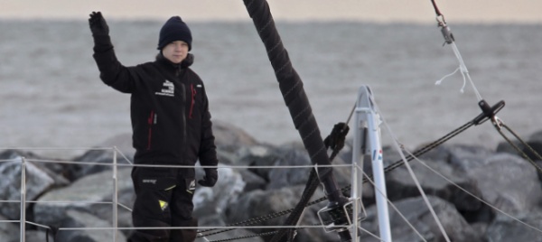 continua-il-viaggio-di-greta-thunberg-salpa-verso-l-europa