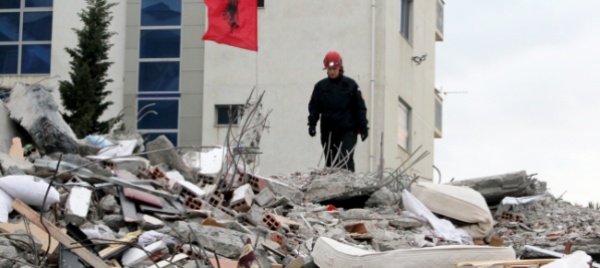 sono-almeno-49-i-morti-in-albania-dopo-il-sisma