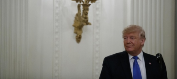 trump-rinvia-lo-scontro-sul-bilancio