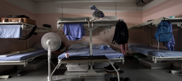 asilo-una-petizione-per-chiudere-il-bunker-di-camorino