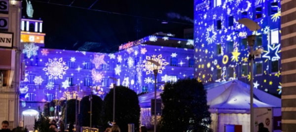 chiasso-accende-il-natale-e-in-centro-e-spettacolo-di-luci