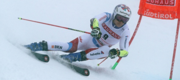 la-garn-risa-sorride-a-kristoffersen-odermatt-quinto-e-infortunato