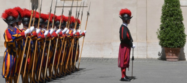 in-un-fumetto-l-avventura-di-marc-aspirante-guardia-svizzera