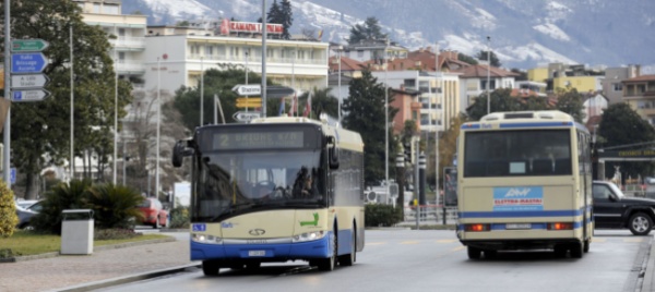 lungolago-g-motta-a-locarno-arriva-la-corsia-per-i-bus