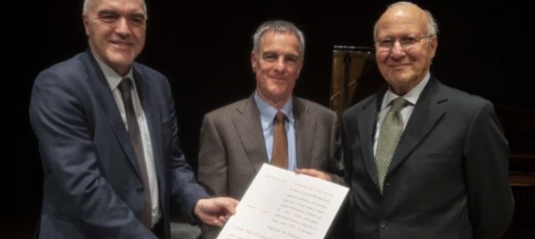 premio-lavezzari-a-franco-lura-cultore-dei-dialetti