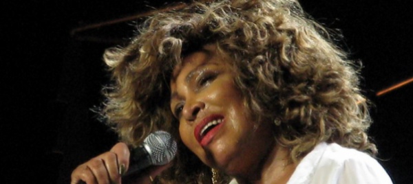 tina-turner-fa-ritirare-un-manifesto-in-germania