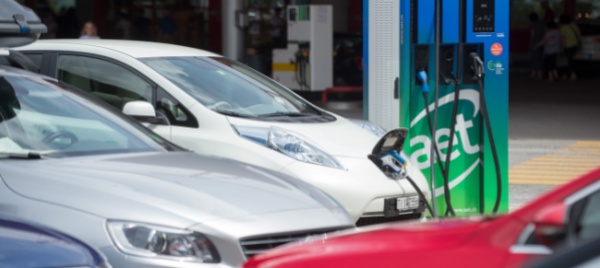 piu-auto-elettriche-ma-anche-piu-emissioni