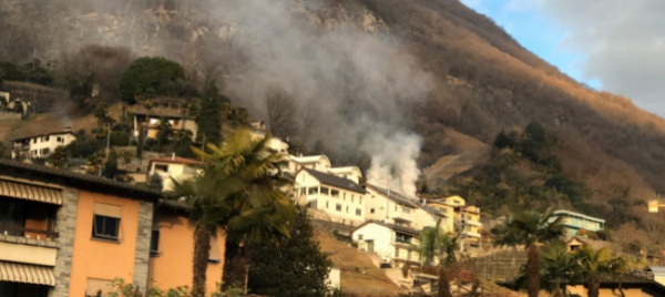 violento-incendio-in-una-casa-a-cugnasco-gerra