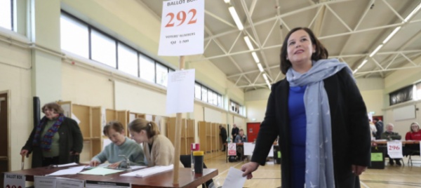 in-irlanda-voto-storico-la-prima-volta-del-sinn-fein