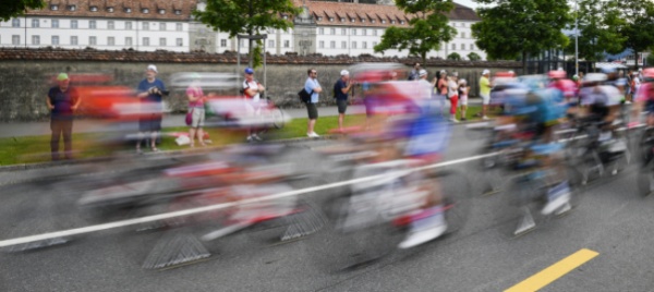 una-selezione-di-swiss-cycling-al-via-del-tour-de-suisse