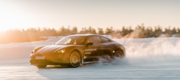 porsche-taycan-turbo-s