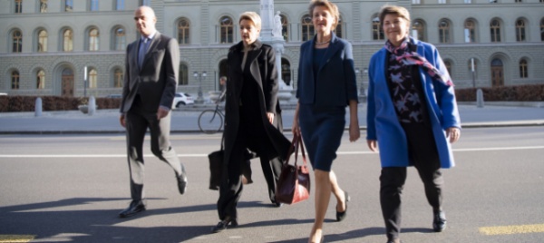 il-consiglio-federale-abbassa-le-serrande