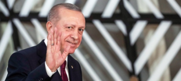 erdogan-bruxelles-con-i-migranti-nella-fondina