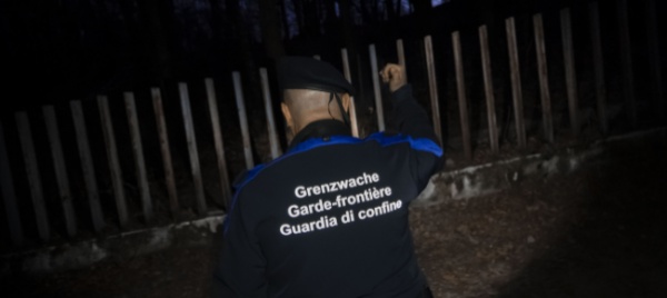di-passaggio-illegalmente-in-svizzera-passatore-condannato