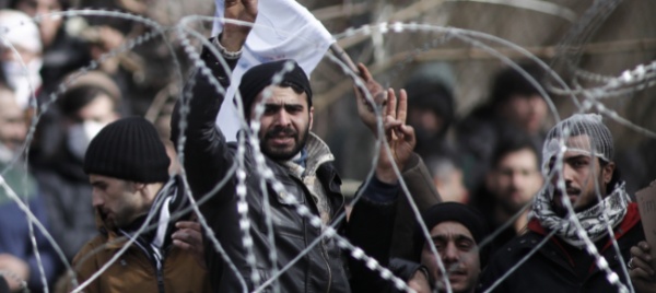 la-turchia-fa-pressione-pure-con-i-tweet-130mila-migranti