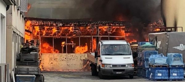 bellinzona-rogo-sotto-controllo-chiudere-le-finestre-fino-a-domani
