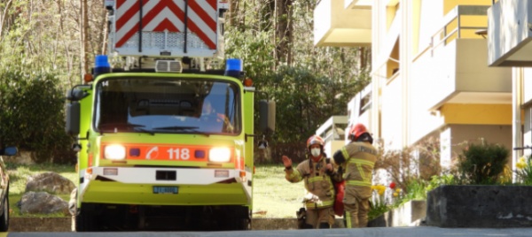 incendio-in-un-palazzo-a-lumino