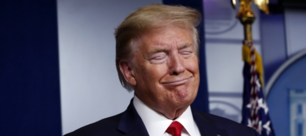 trump-disinfettante-in-vena-e-ultravioletti-per-vincere-il-covid-19