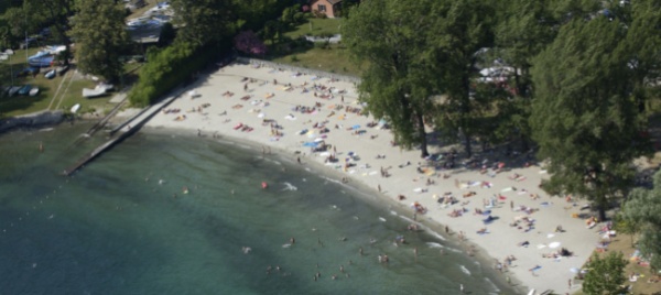 ascona-bagno-pubblico-affollato-non-poteva-aprire
