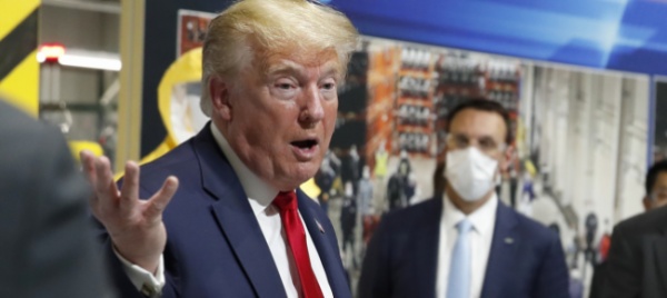 trump-dopo-lo-scontro-con-twitter-minaccia-di-chiudere-i-social