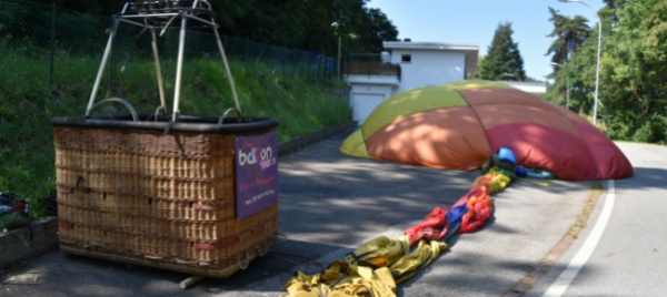 atterraggio-d-emergenza-per-una-mongolfiera-a-pedrinate