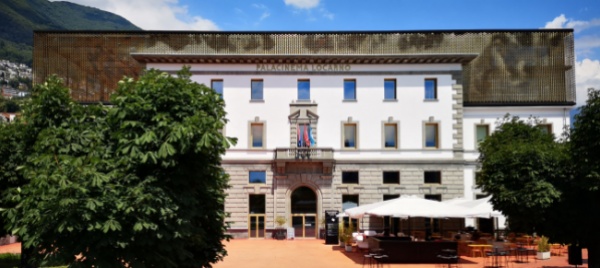 il-palacinema-e-gli-altri-prolungano-il-buio