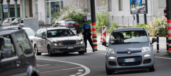 le-dogane-aperte-portano-un-grande-aumento-del-traffico