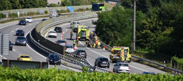 auto-in-fiamme-sulla-a2-disagi-a-balerna