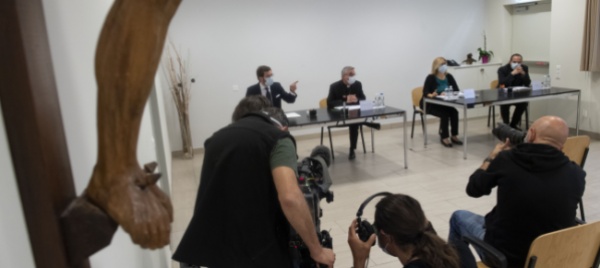 il-prete-arrestato-ha-ammesso-il-fatto-emergono-episodi-minori