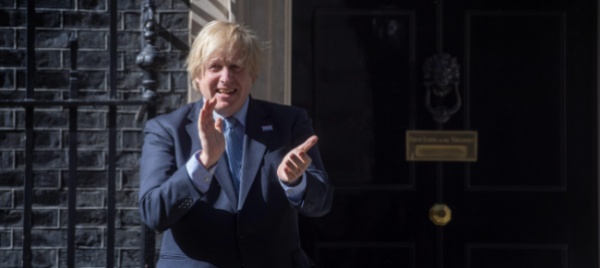 johnson-chiude-a-huawei-trump-ringrazia