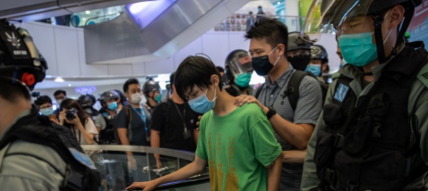 la-cina-alla-gran-bretagna-su-hong-kong-non-interferite