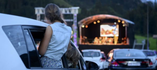 in-auto-al-concerto-di-musica-classica