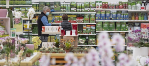giura-e-vaud-rendono-obbligatorie-le-mascherine-nei-commerci