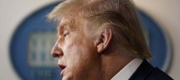 poca-pressione-dell-acqua-trump-non-puo-fare-lo-shampoo