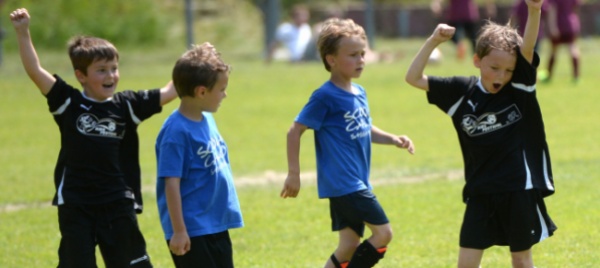 intragna-al-via-la-scuola-calcio