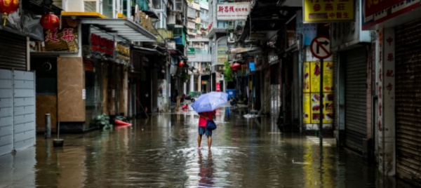 pesanti-alluvioni-in-cina-timori-per-la-diga-delle-tre-gole