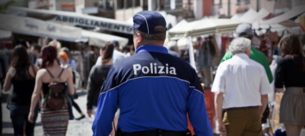 locarno-la-polizia-in-piazza