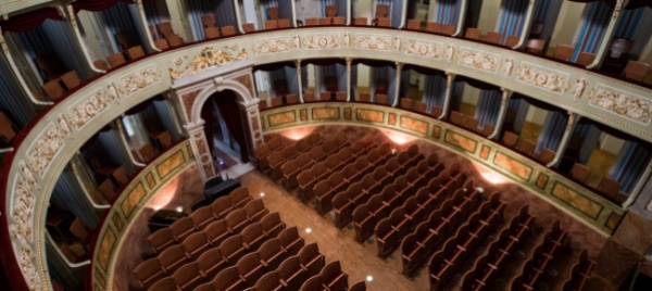 altre-possibilita-per-visitare-il-teatro-sociale