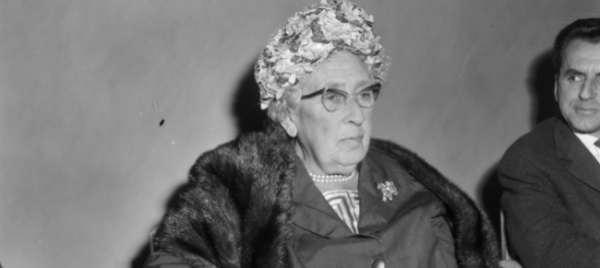agatha-christie-in-francia-era-dieci-piccoli-negri-ora-non-piu