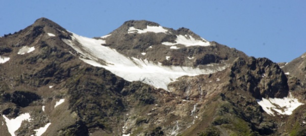 giu-le-mani-dal-campo-tencia-opposizione-contro-un-antenna