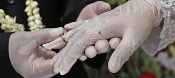 coronavirus-focolaio-a-un-ricevimento-di-nozze-7-morti