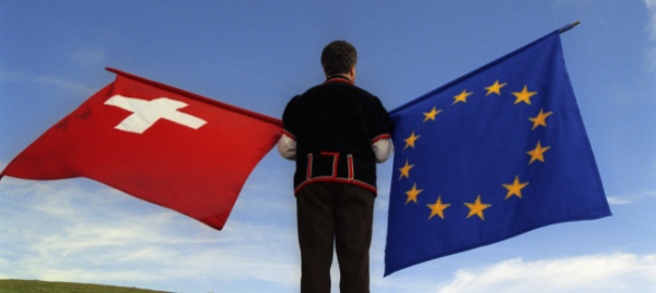 accordo-quadro-consiglio-federale-tra-l-incudine-e-il-martello