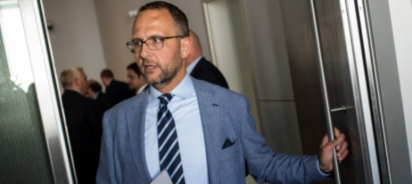 ps-contro-gobbi-sulla-legge-stranieri-la-applica-a-modo-suo