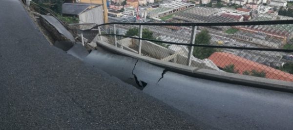 crollo-di-via-ai-ronchi-a-daro-chi-si-assumera-i-costi