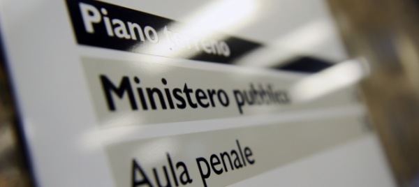 alla-sbarra-per-farmaci-non-somministrati-e-punizioni-straordinarie