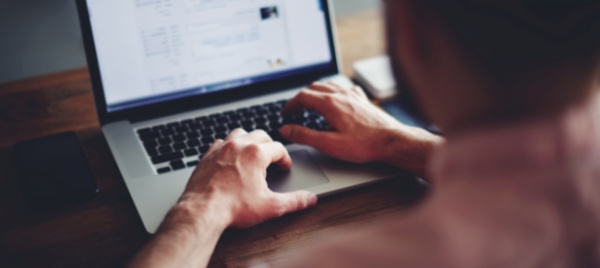 serve-una-norma-per-regolare-l-home-office