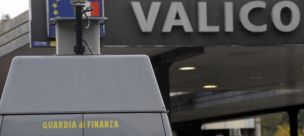 stilista-svizzero-sorpreso-con-124mila-euro-in-tasca