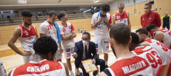 sam-per-il-poker-gruppo-solido-dentro-e-fuori-dal-campo
