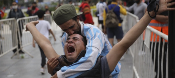 il-dio-del-calcio-e-con-mamma-e-papa